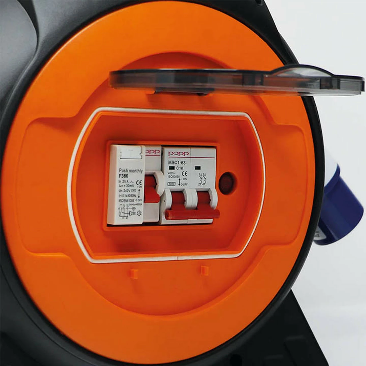 Maypole 15m Roller Mains Unit Camping Hook Up With LED Light 4 Maypole 15m Roller Mains Unit Camping Hook Up With LED Light - Image 4