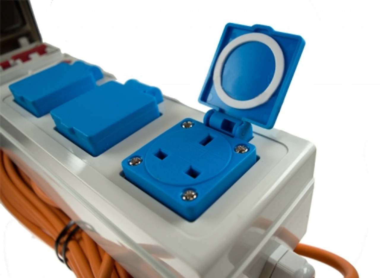 Maypole 5 In 1 Camping Mobile Mains Electricity Hook Up 3 Maypole 5 In 1 Camping Mobile Mains Electricity Hook Up - Image 3