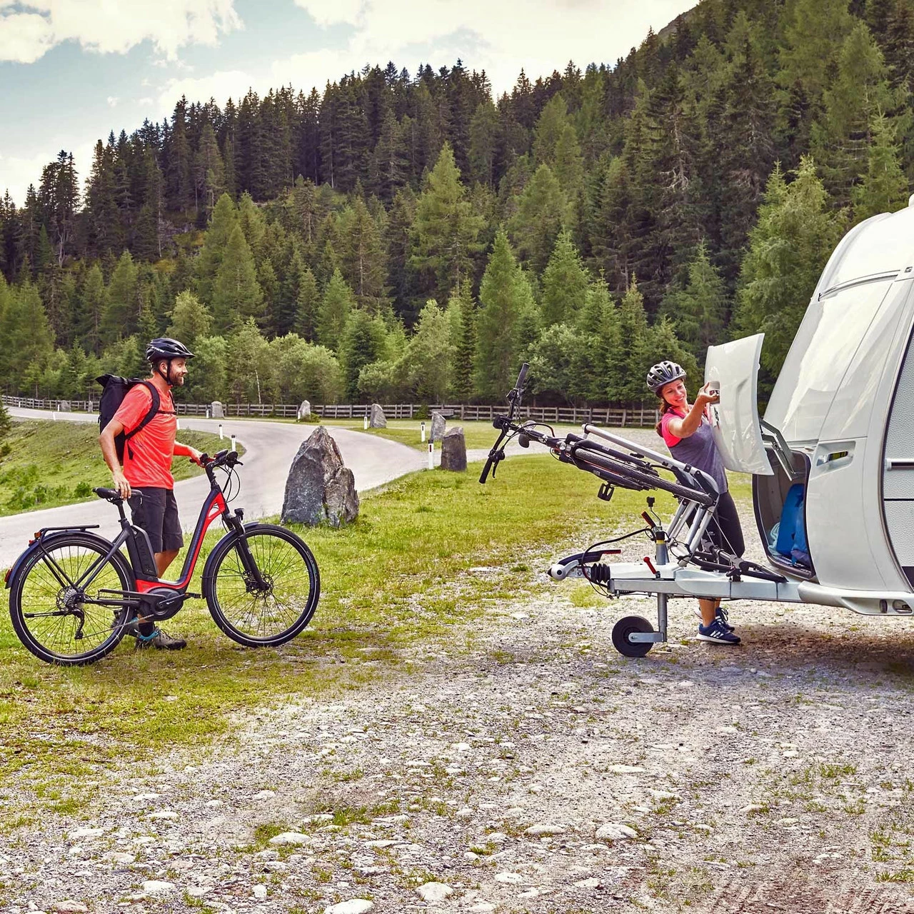Thule Caravan A-Frame Superb Standard Bike Rack 2 Thule Caravan A-Frame Superb Standard Bike Rack - Image 2